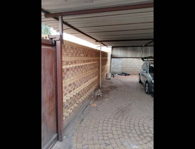 2 BEDROOM HOUSE FOR SALE IN VOSLOORUS